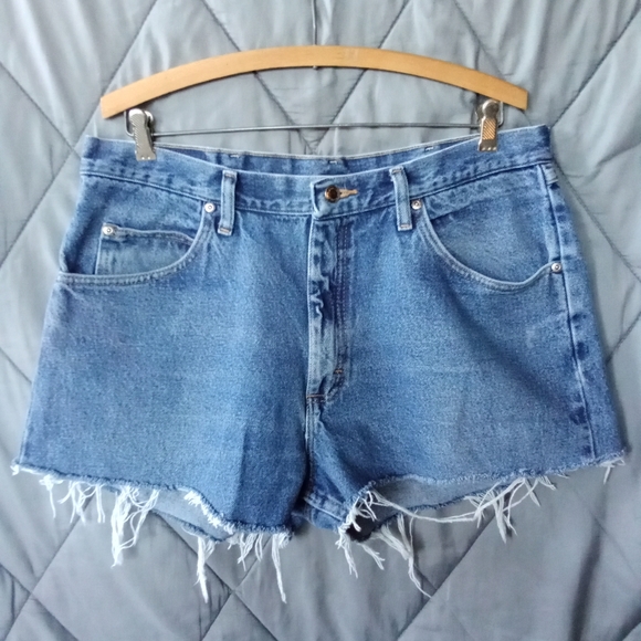 Women's Wrangler Denim Jean Shorts Distressed Style Raw Hem Premium Quality - Picture 1 of 12